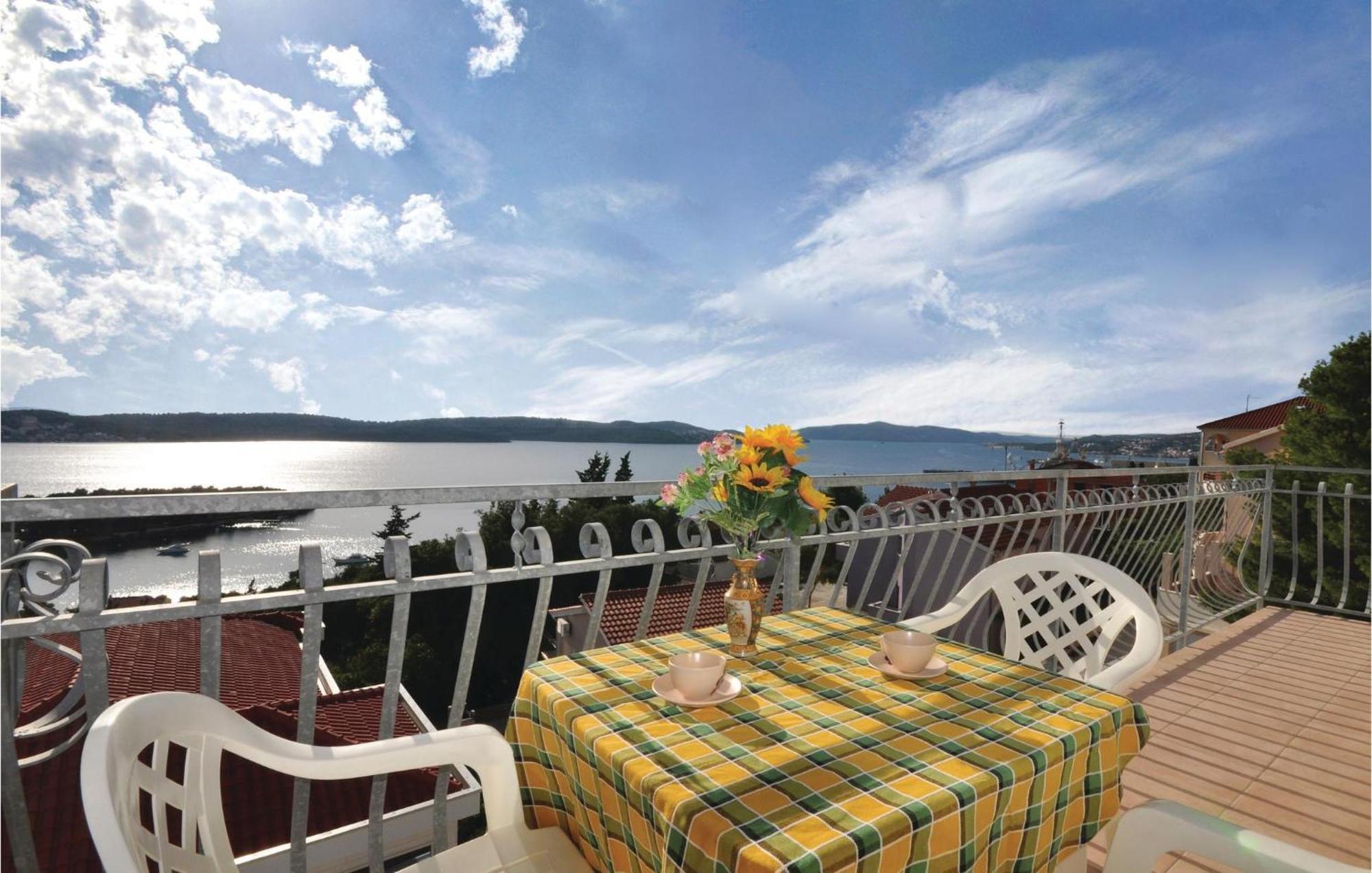 Amazing Apartment In Trogir With Kitchen 외부 사진